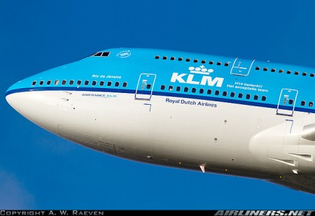 KLM13041513
