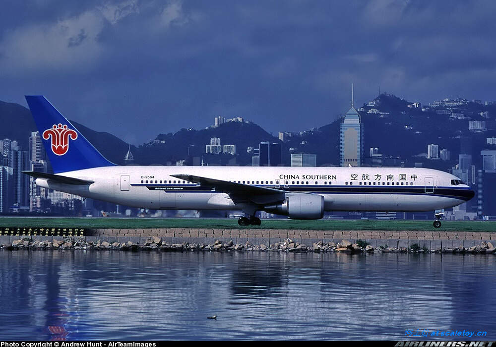 南航波音767图片