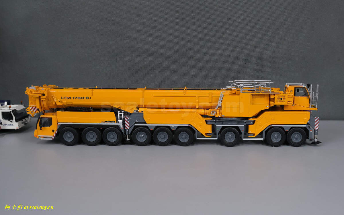 1 mobile crane 利勃海爾ltm1750起重機模型