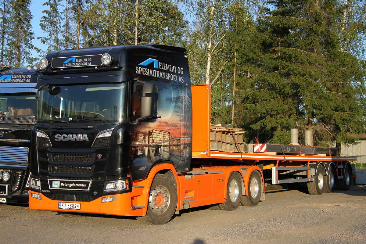 [wsi] scania r highline cr20h 6×4 with 3x flatbed trailer –