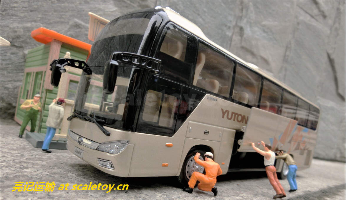 宇通客车 ZK6118HQY8 1:42