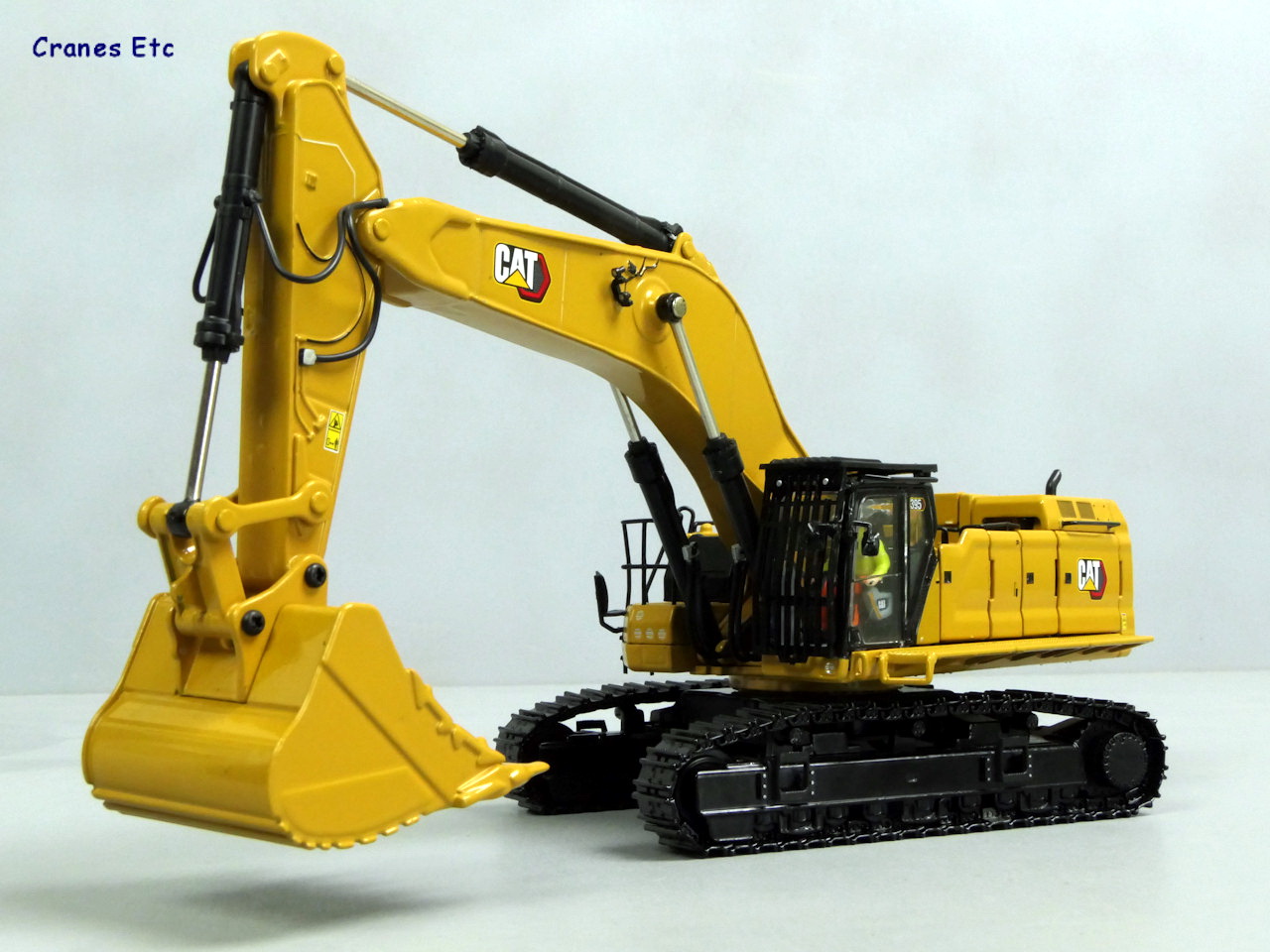 [Diecast Masters] Caterpillar 395 ME Hydraulic Excavator