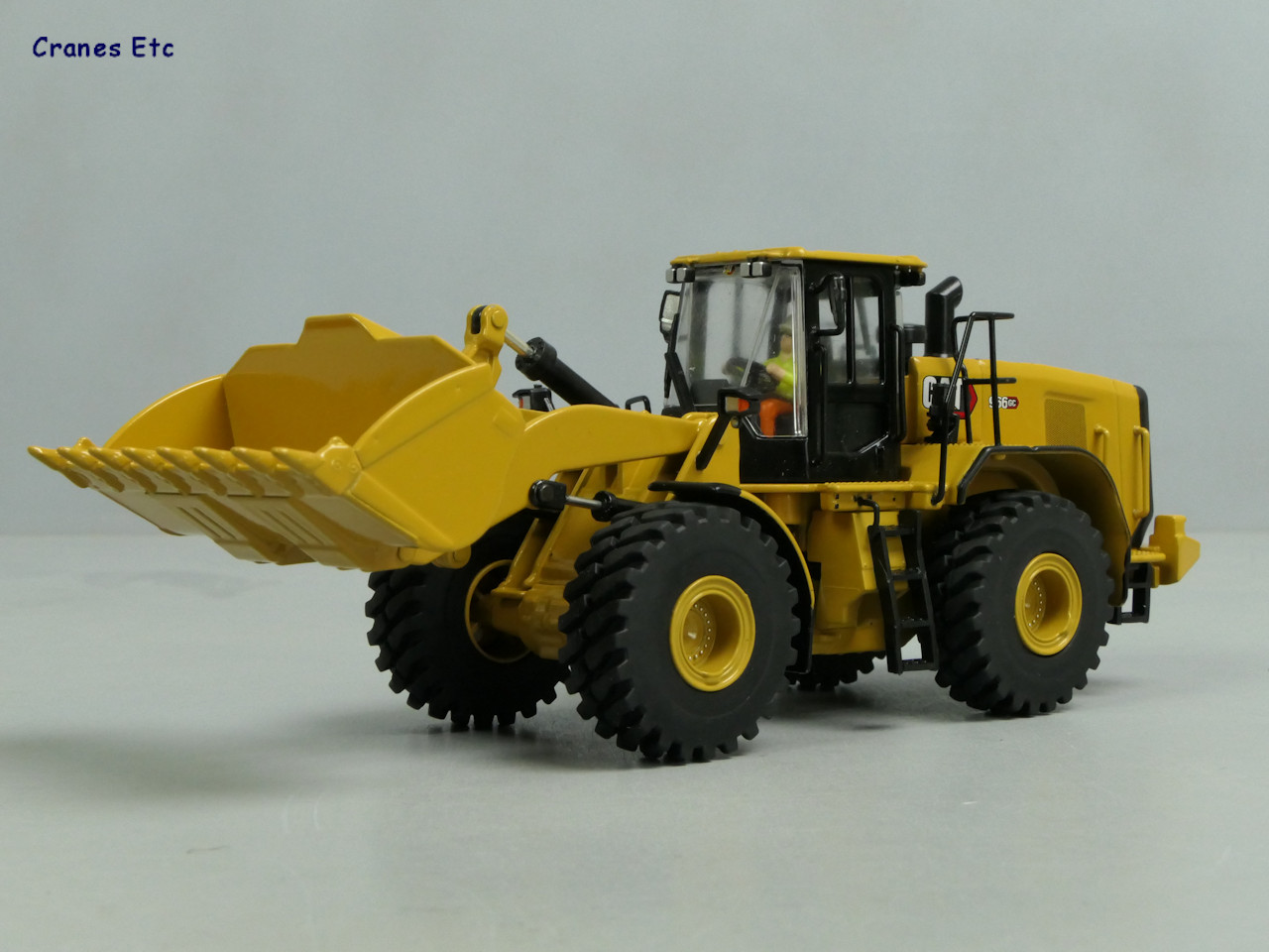 [Diecast Masters] Caterpillar 966 GC Wheel Loader