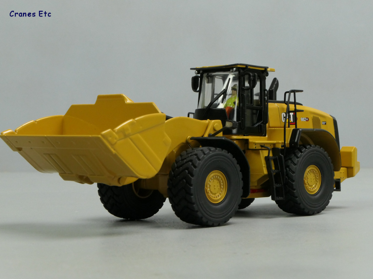 [Diecast Masters] Caterpillar 982 XE Wheel Loader