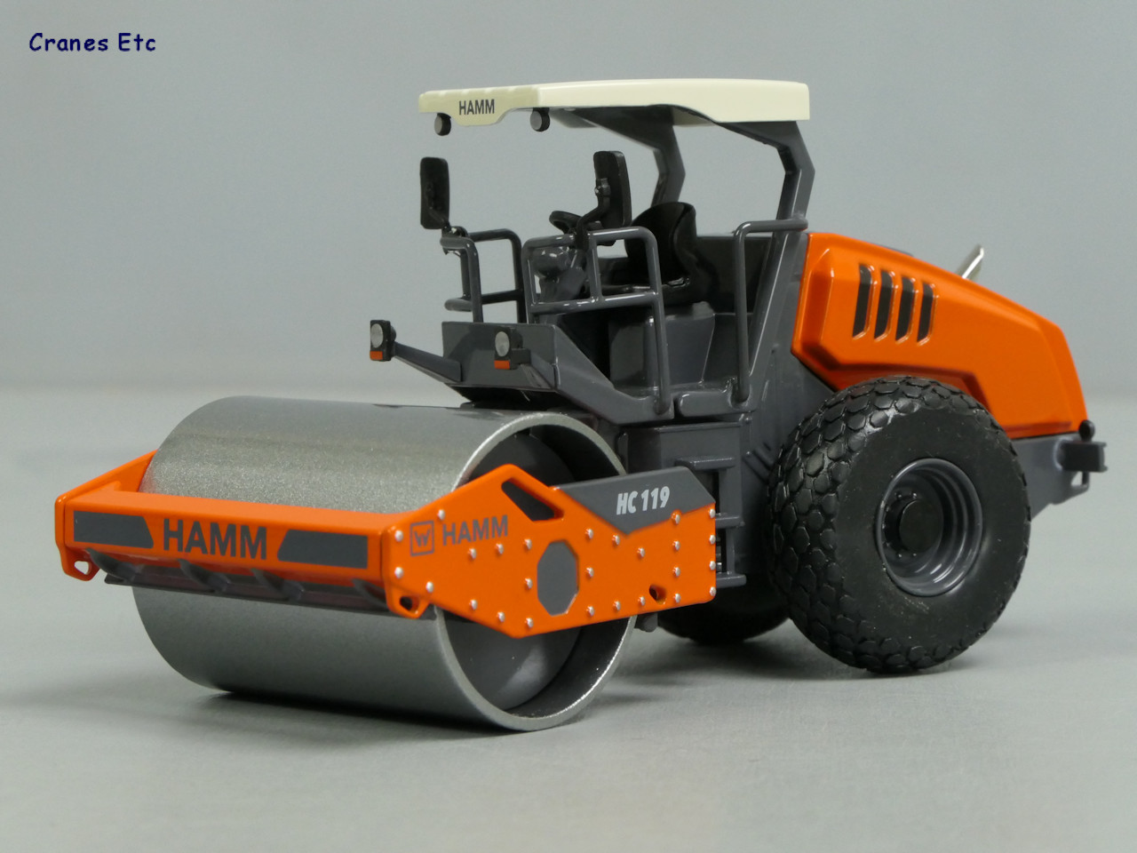 [NZG] Hamm HC 119 Smooth Drum Soil Compactor