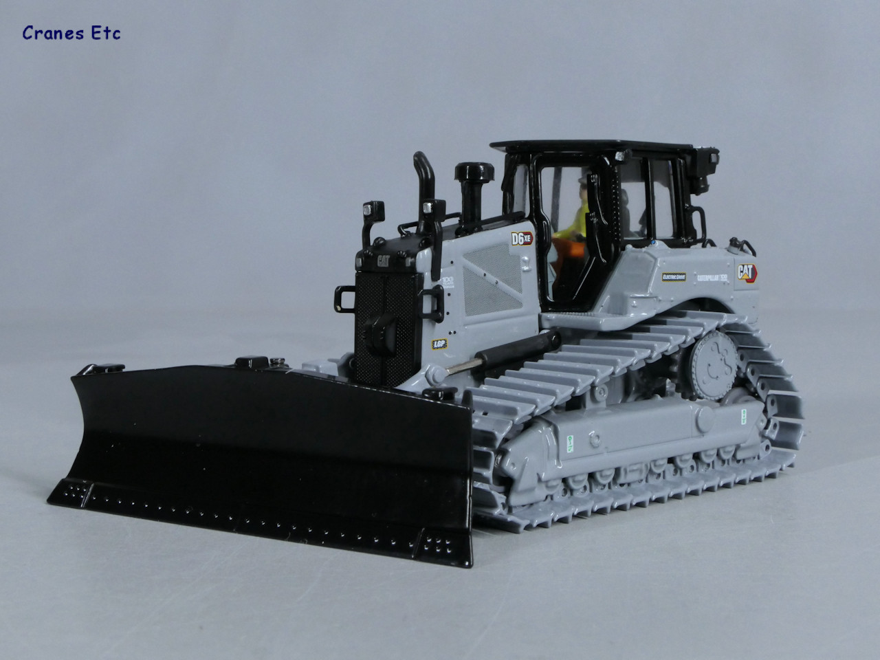 [Diecast Masters] Caterpillar D6 XE LGP Track-type Tractor – 100 Years Caterpillar
