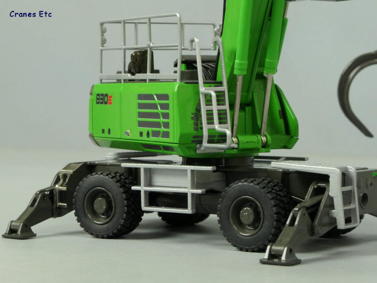 比例模型玩具天地» [CONRAD] Sennebogen 830E Material Handling Machine