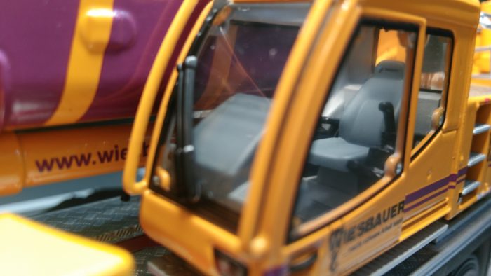 SUPER_800_4-5_GrauerFond_570x0