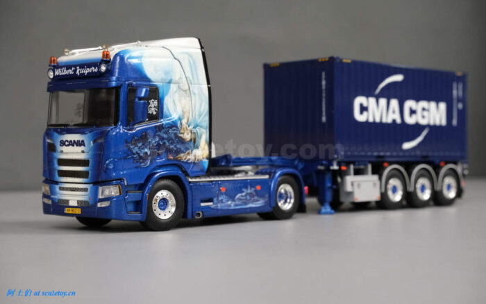 SUPER_800_Titel_GrauerFond_570x0