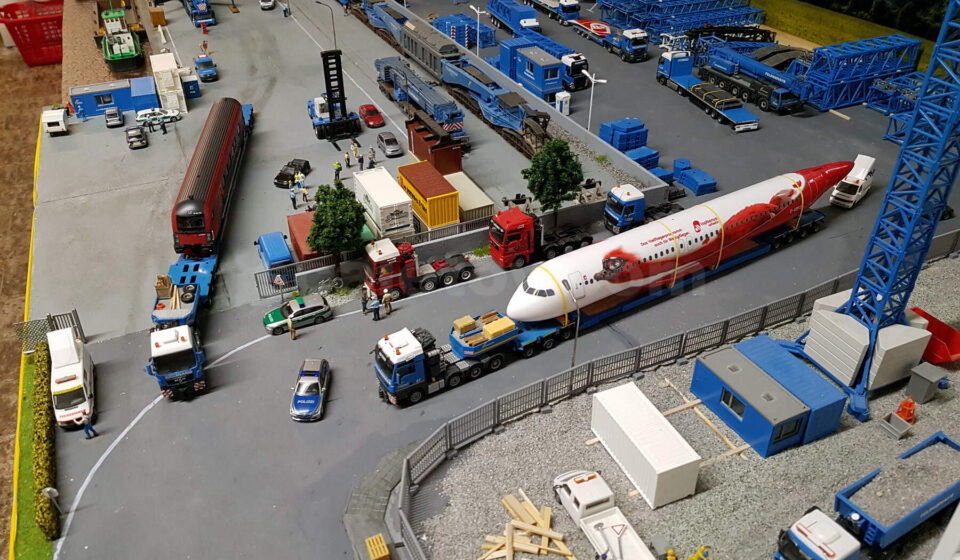 场景:FELBERMAYR车队飞机运输 HO比例1/87